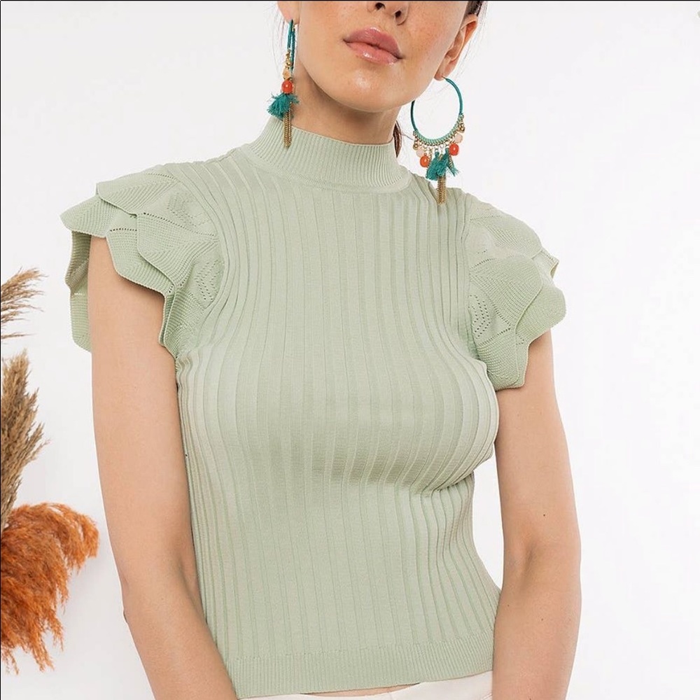 Short Sleeved Sweater